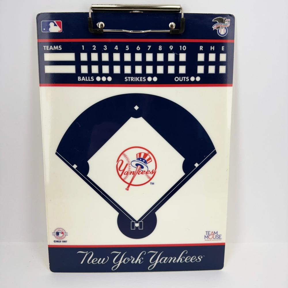 Vintage MLB New York‎ Yankees Baseball Scorecard Clipboard 1997 Team Mouse